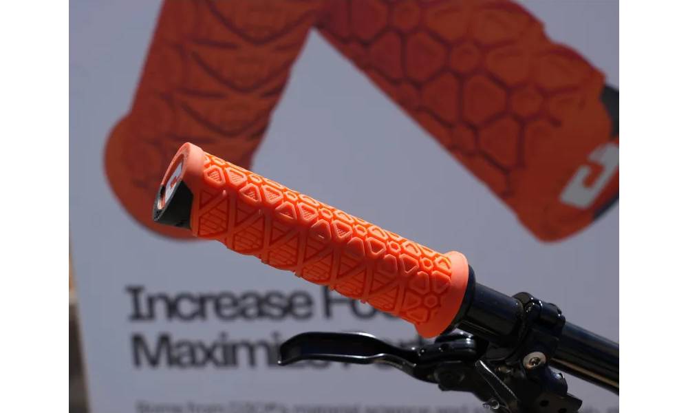 Гріпси ODI Vanquish v2.1 Lock-On MTB Closed End Orange/Black 8