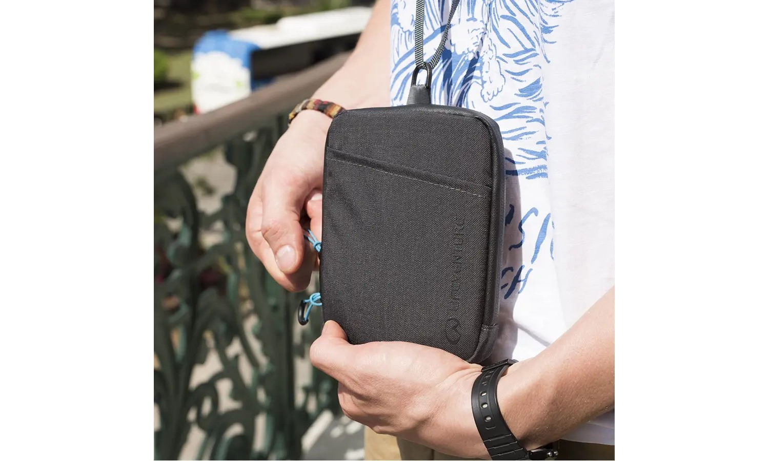 Гаманець на шию Lifeventure RFID Travel Neck Pouch black 3 Гаманець на шию Lifeventure RFID Travel Neck Pouch black 3