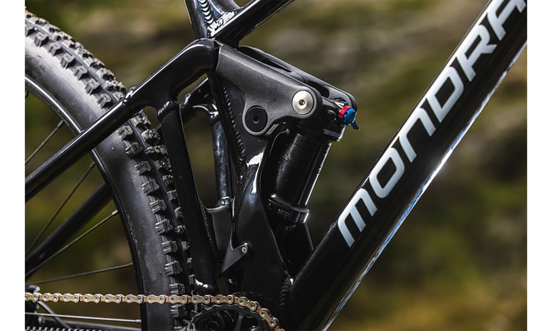 Mondraker Raze 29 "розмір M, (2023/2024) Чорний та білий велосипед 6