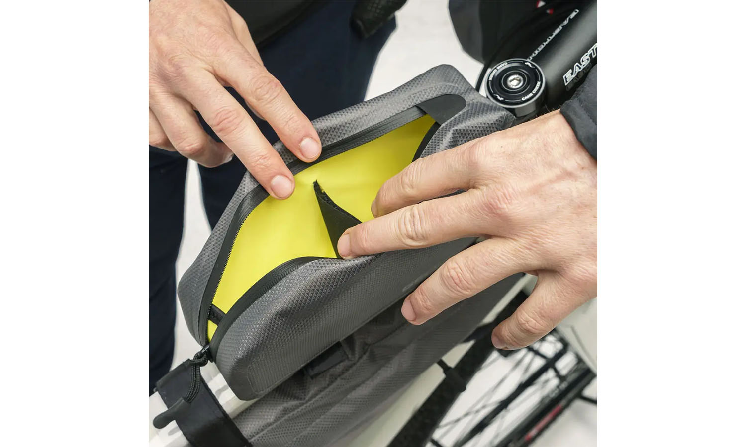Сумка на раму GEOSMINA Small Top Tube Bag 0.6 Liters 21x5.5 x10/5.5cm 150g 2 Сумка на раму GEOSMINA Small Top Tube Bag 0.6 Liters 21x5.5 x10/5.5cm 150g 2