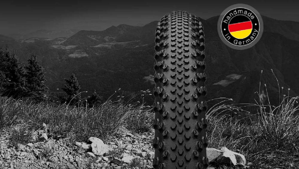 Покрышка бескамерная Continental Terra Trail ShieldWall 28" | 700 x 35C | 28 x 1.35, складная, skin, Черная/кремовая 3