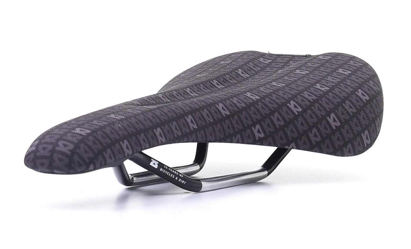 Седло DMR Oi-Oi 25th, серое 3