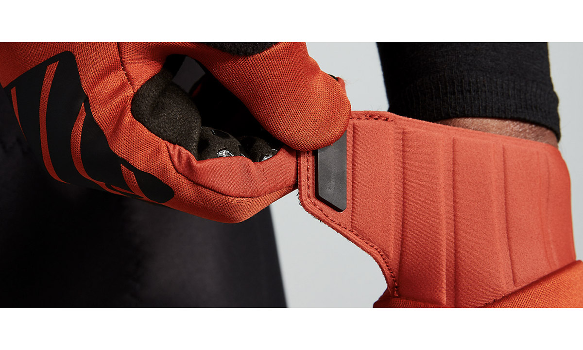 Фотография Велоперчатки мужские Specialized TRAIL-SERIES THERMAL GLOVE MEN REDWD размер S (67221-4312) 2