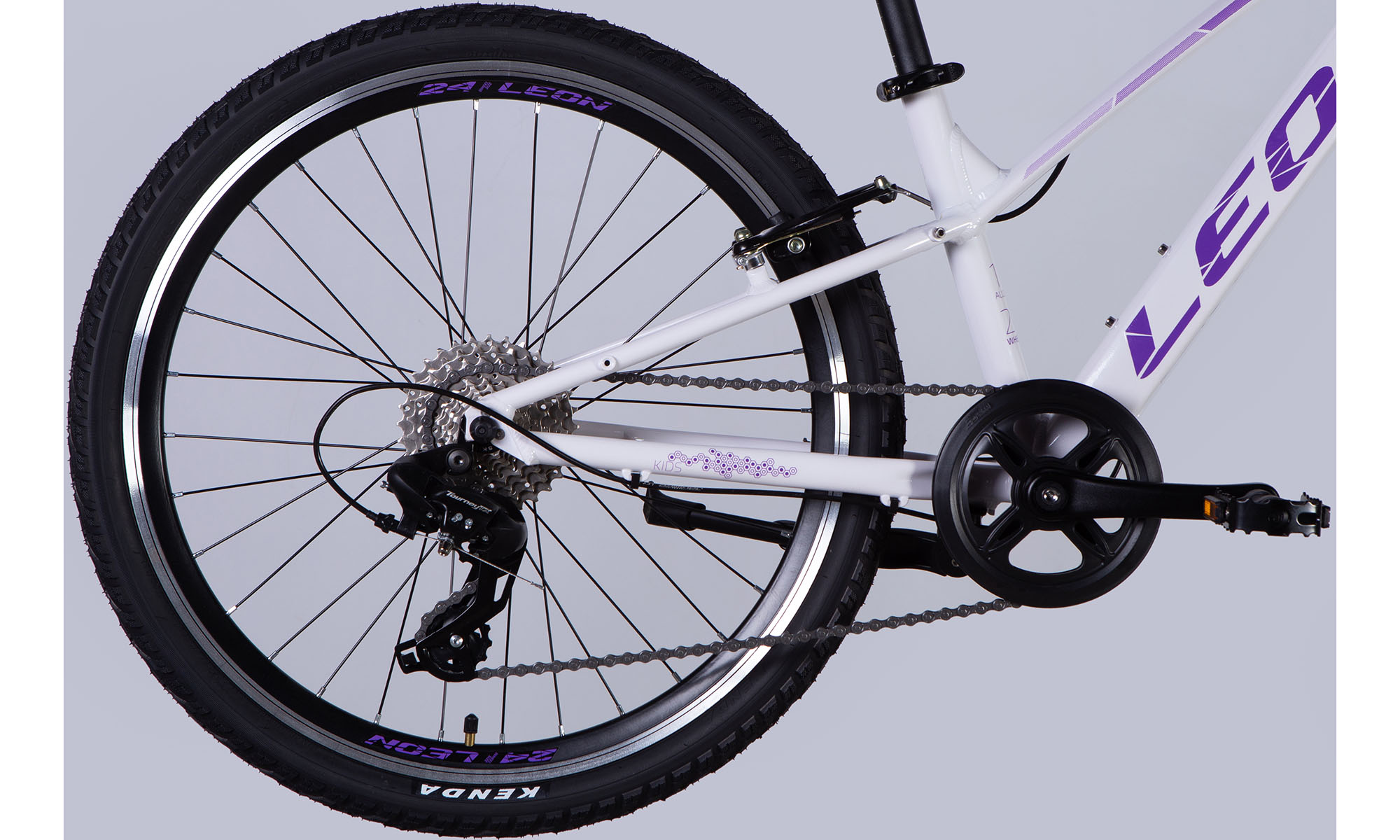 Велосипед Leon JUNIOR AM Vbr CS 24", размер XXS, рама 12", год 2025, белый с сиреневым 2