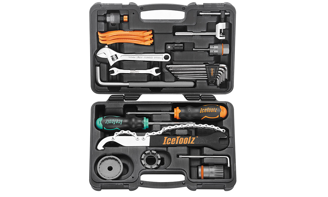Кейс Ice Toolz 82F4 з інструментами ESSENCE 