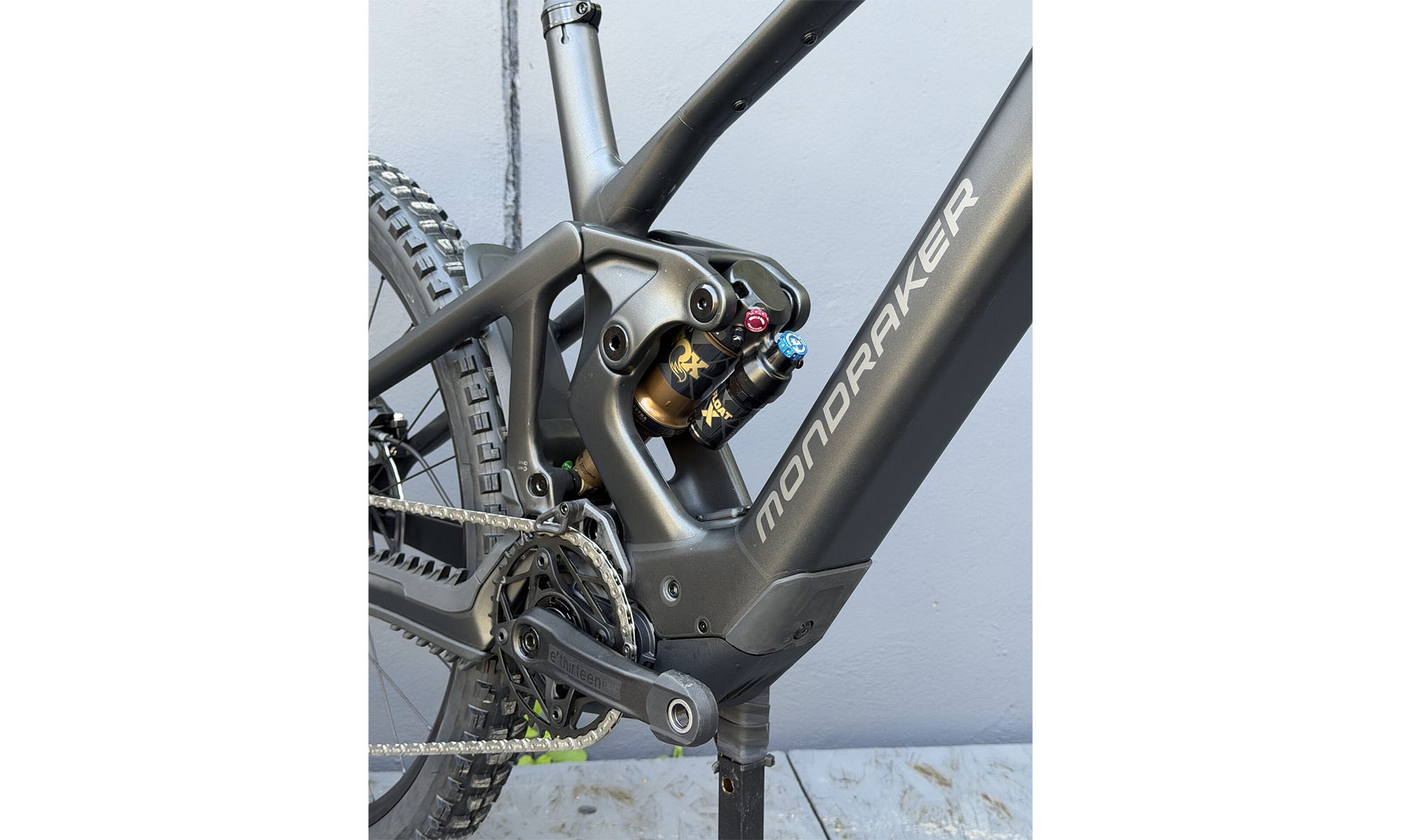 Электровелосипед MONDRAKER ZENDIT RR S, Carbon, Mullet 29/27.5'', размер M/L, рама 43.5, DJI Avinox M2S 800Wh, год 2026, Серый 6 Электровелосипед MONDRAKER ZENDIT RR S, Carbon, Mullet 29/27.5'', размер M/L, рама 43.5, DJI Avinox M2S 800Wh, год 2026, Серый 6