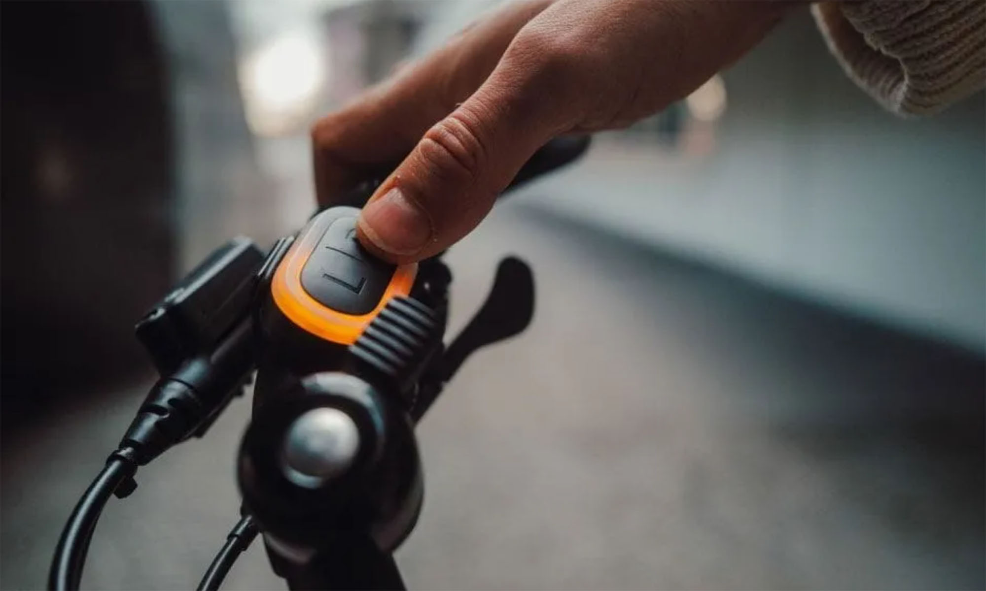 Велошлем ABUS HYP-E BL.ACE gleam silver, размер S (51-55 см), серебристый 2