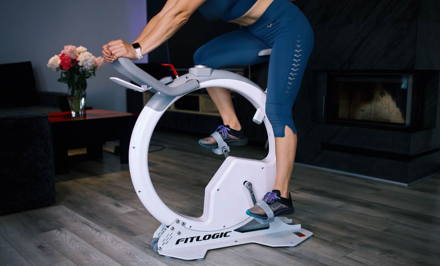 Велотренажер FitLogic B89 CircleBike 8