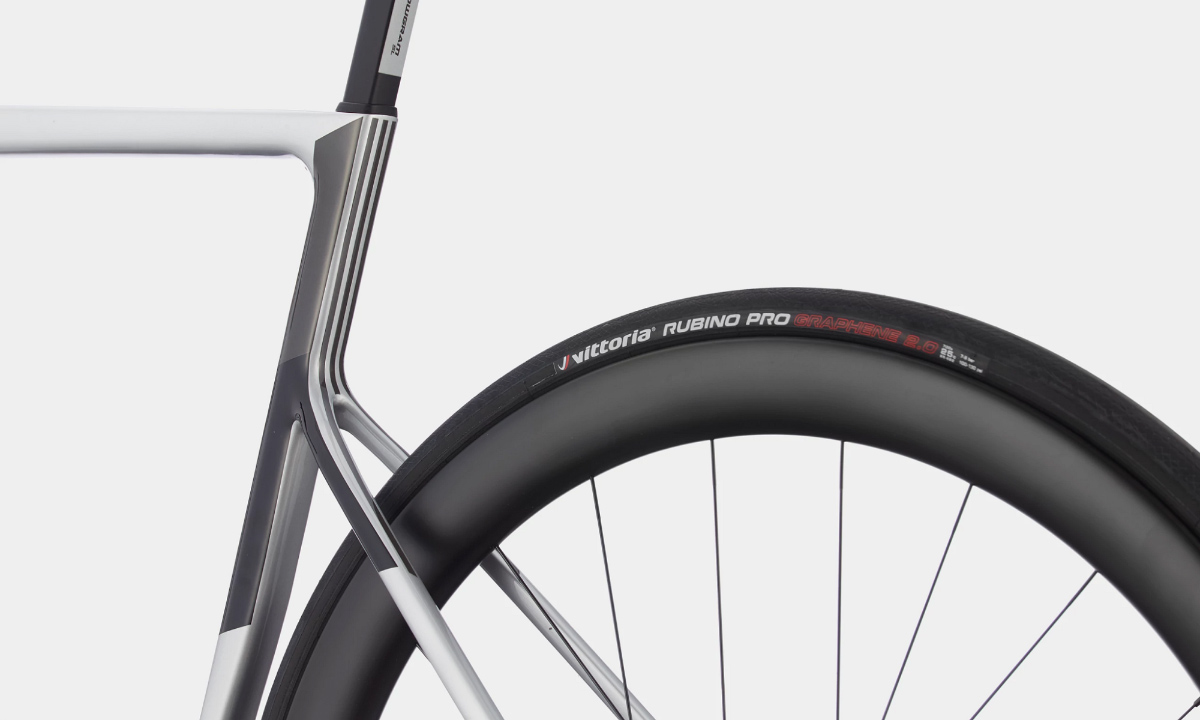 Фотография Велосипед Cannondale SUPERSIX EVO Carbon Disc Ultegra Di2 28" (2021) 2021 Серо-черный 6