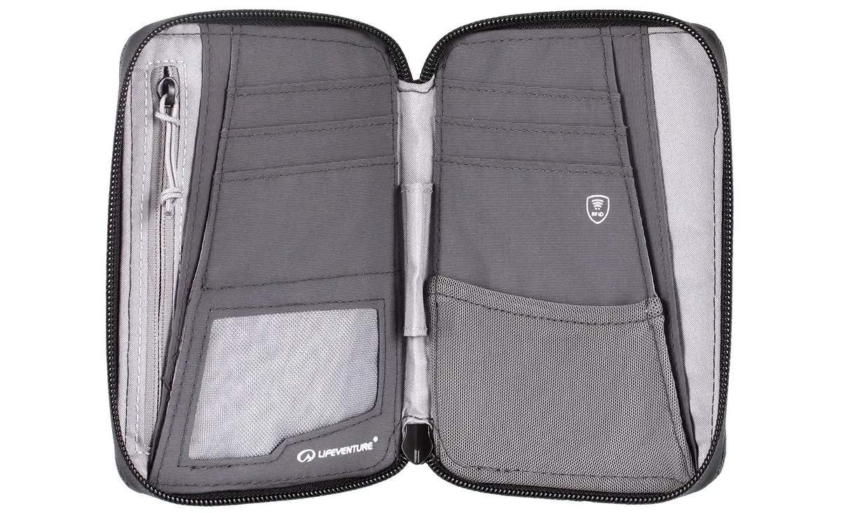 Гаманець Lifeventure Recycled RFID Mini Travel Wallet navy 5 Гаманець Lifeventure Recycled RFID Mini Travel Wallet navy 5