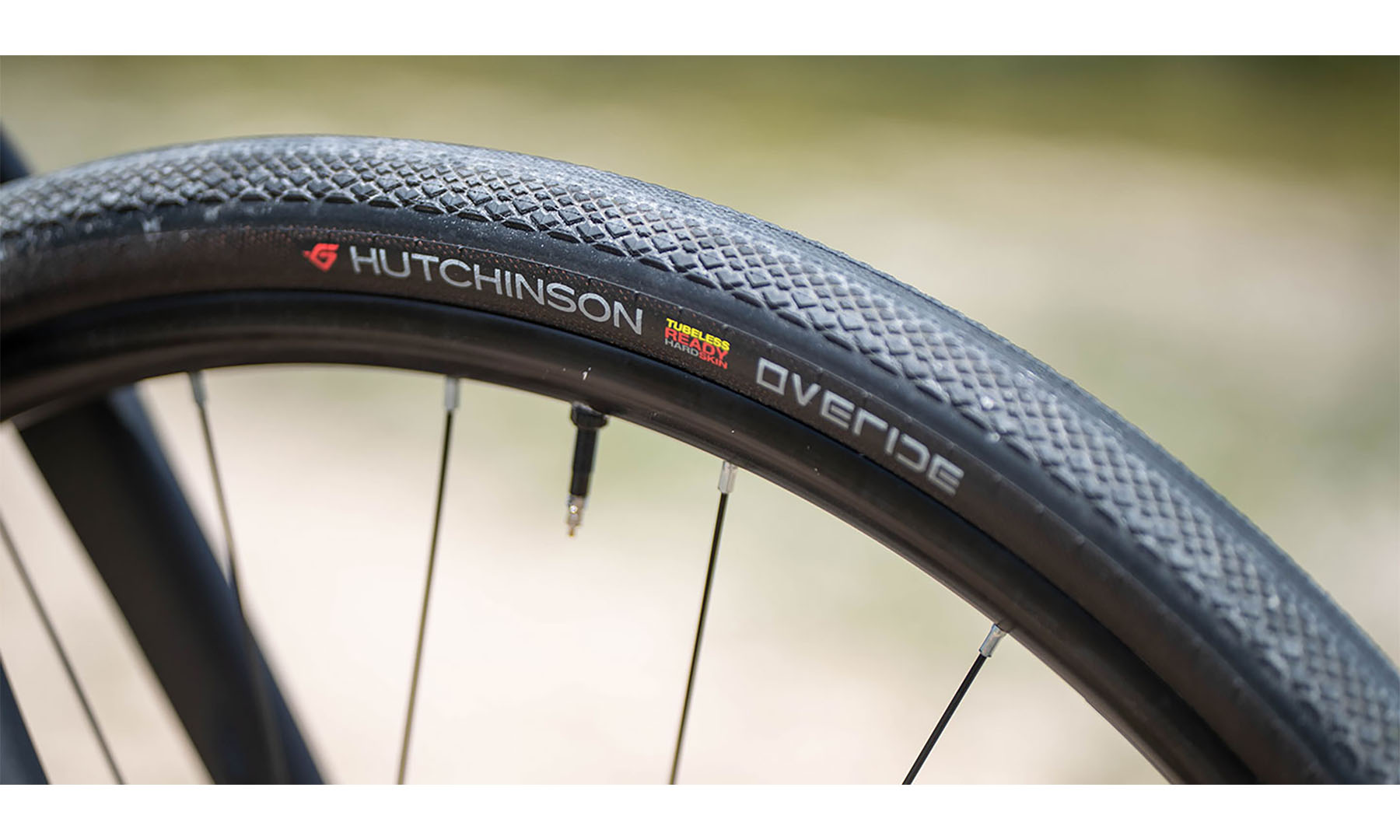 Фотография Покрышка HUTCHINSON OVERIDE 700X38 TR TT черная (PV702605) 2