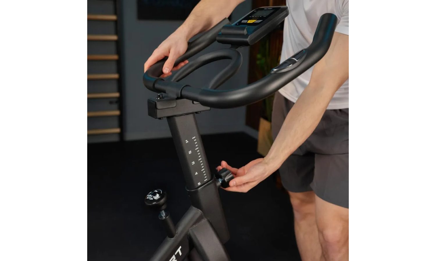 Спинбайк Trex Sport TX-640SB HOWL черный 7 Спинбайк Trex Sport TX-640SB HOWL черный 7