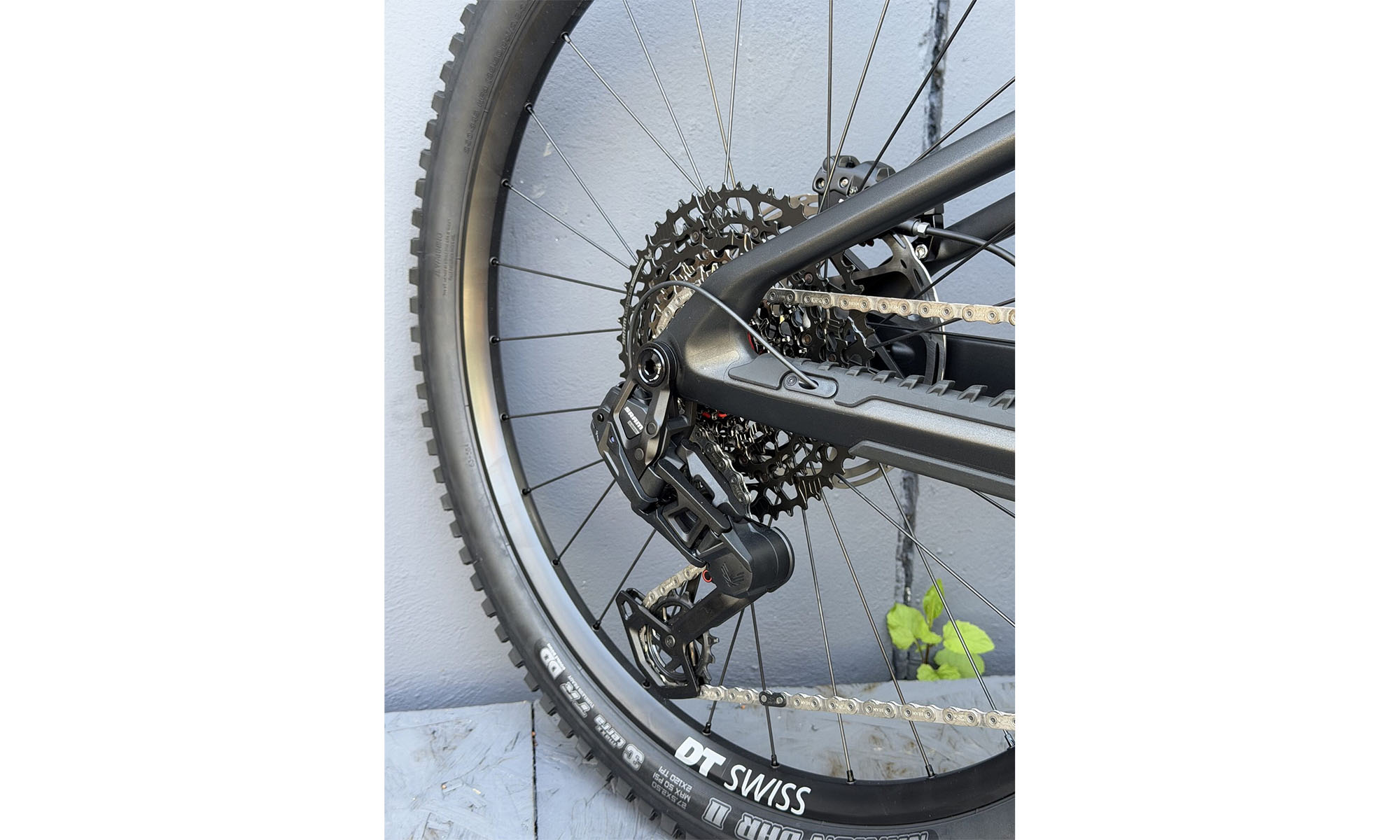 Электровелосипед MONDRAKER ZENDIT RR S, Carbon, Mullet 29/27.5'', размер M/L, рама 43.5, DJI Avinox M2S 800Wh, год 2026, Серый 5 Электровелосипед MONDRAKER ZENDIT RR S, Carbon, Mullet 29/27.5'', размер M/L, рама 43.5, DJI Avinox M2S 800Wh, год 2026, Серый 5