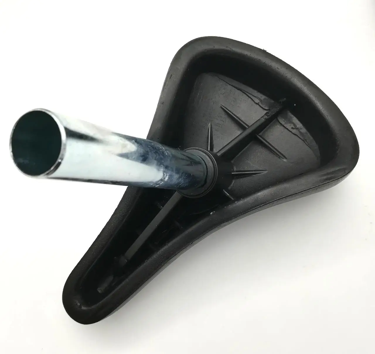 Седло Monte Grappa Junior 16"-24" с трубкой, черный 2 Седло Monte Grappa Junior 16"-24" с трубкой, черный 2