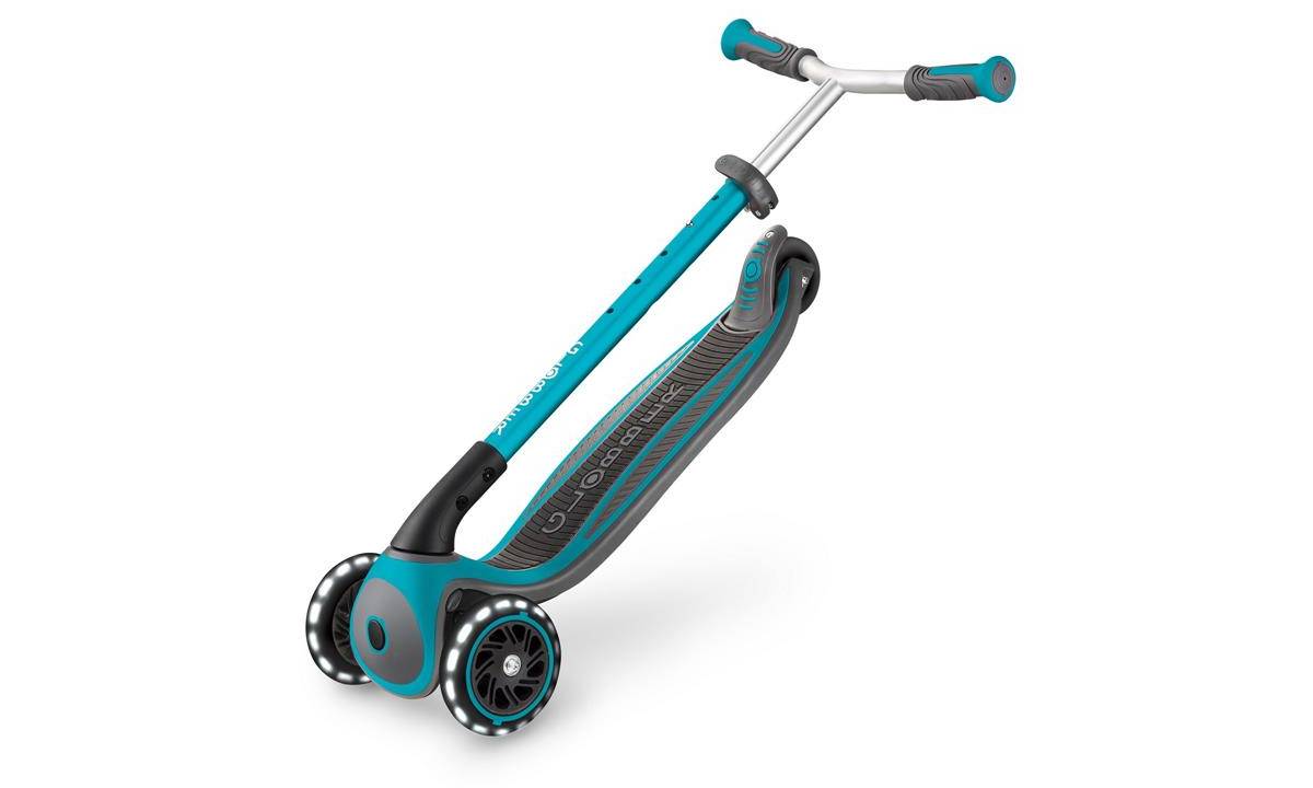 Самокат GLOBBER MASTER LIGHTS бірюзовий, колеса з підсвічуванням, 4+ 7 Самокат GLOBBER MASTER LIGHTS бірюзовий, колеса з підсвічуванням, 4+ 7