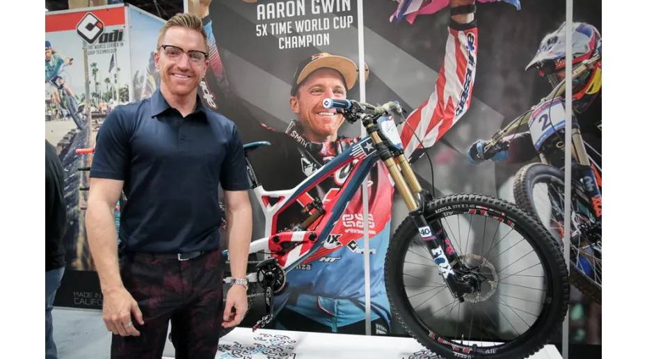 Гріпси ODI AG-1 Signature V2.1 Lock-On сині з синіми замками 5 Гріпси ODI AG-1 Signature V2.1 Lock-On сині з синіми замками 5