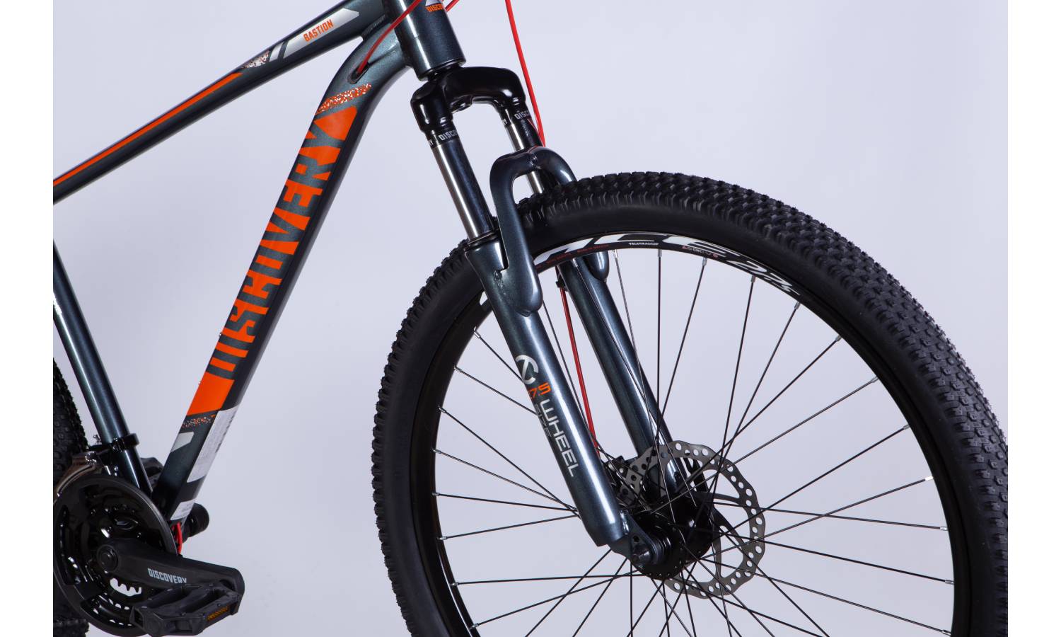 Велосипед Discovery BASTION DD 27,5" размер М рама 17" 2025 серо-оранжевый 2
