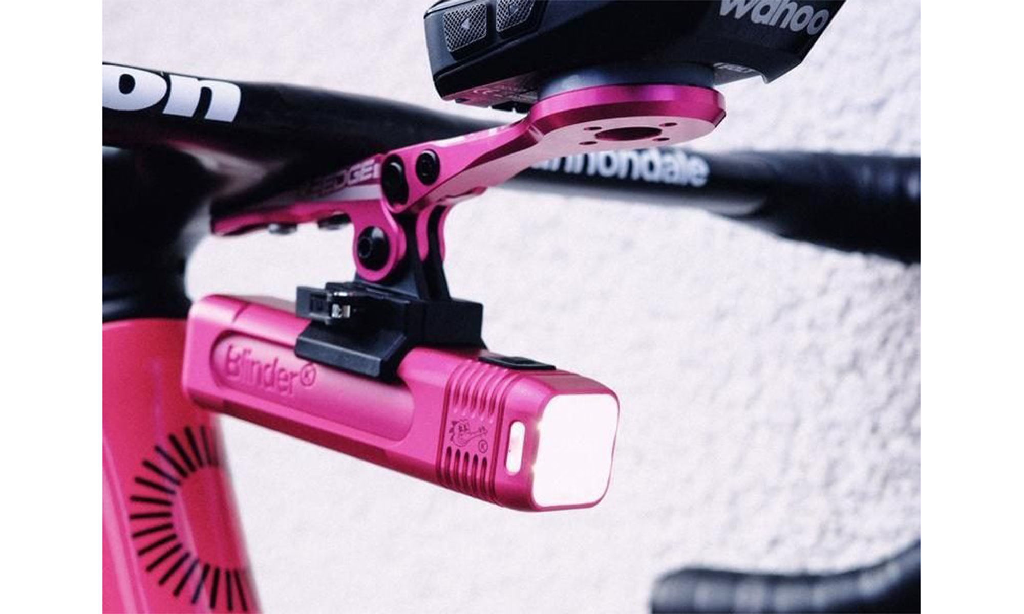 Фара Knog Blinder 900 E.F., розовый 2