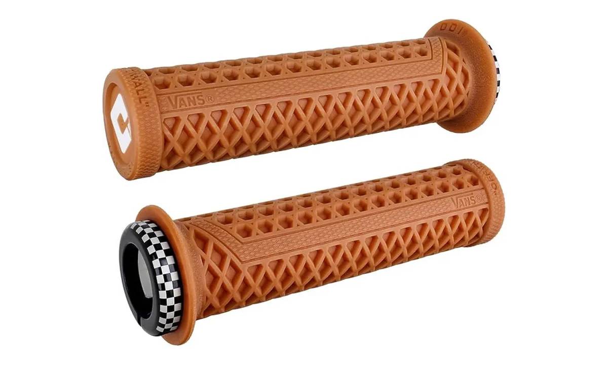 Грипсы ODI Vans v2.1 Lock-On MTB Closed End Gum/White Cheker Грипсы ODI Vans v2.1 Lock-On MTB Closed End Gum/White Cheker