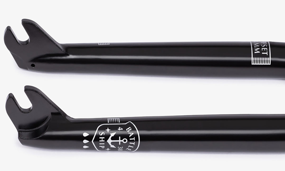Вилка WeThePeople BATTLESHIP 24mm brakeless 1 1/8" 20" 10mm чорна 2