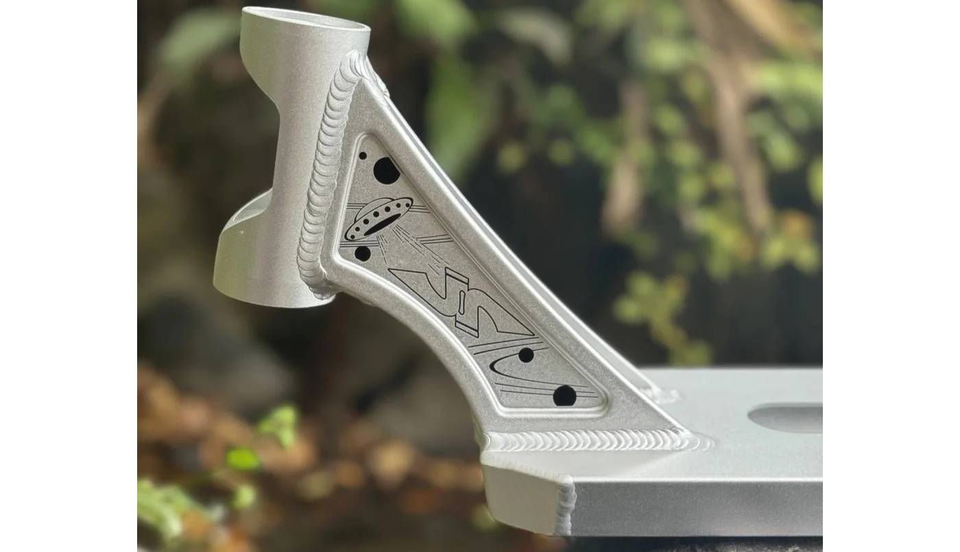 Дека для трюкового самокату JP Mirai Pro 4.7″ 490cm - Silver 2 Дека для трюкового самокату JP Mirai Pro 4.7″ 490cm - Silver 2