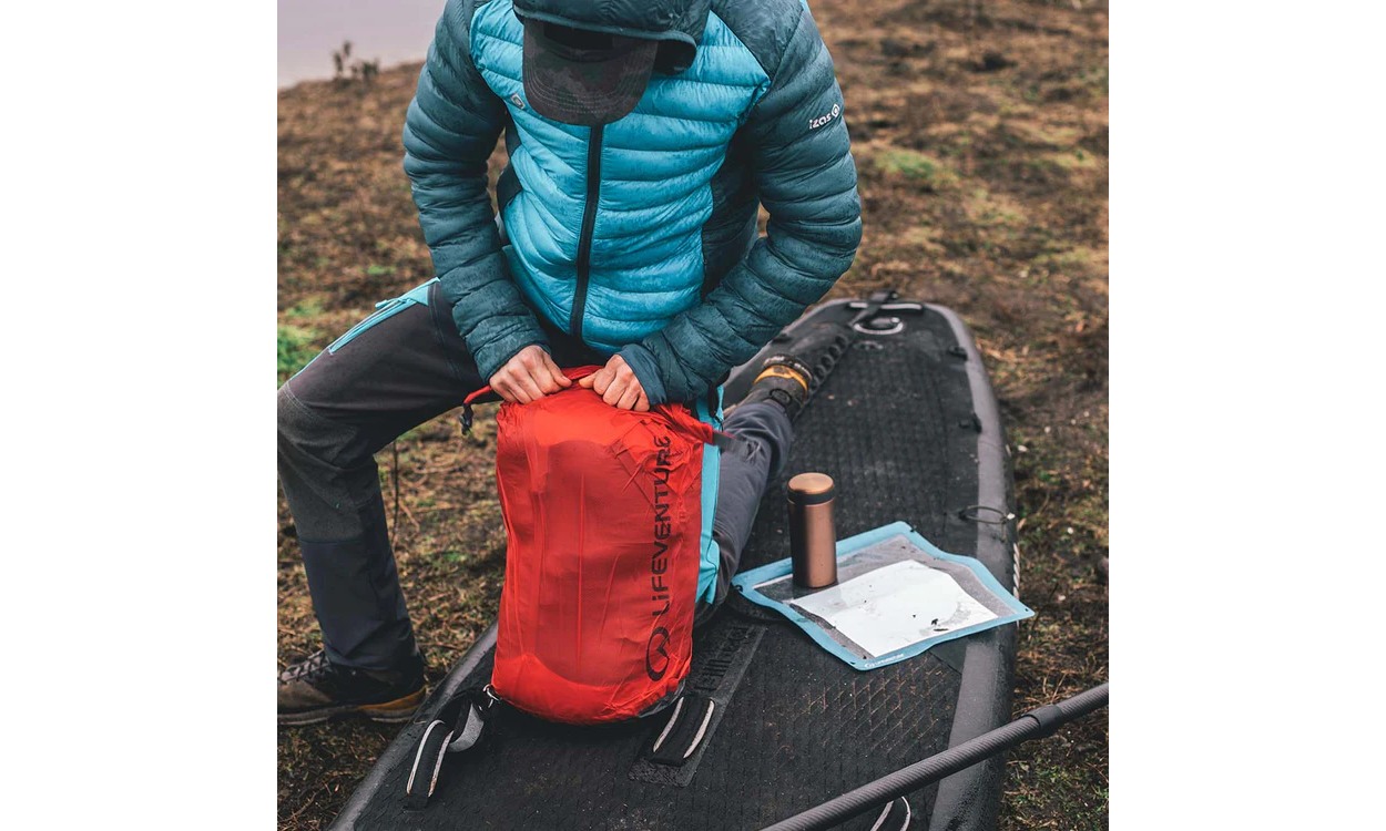 Гермочехол Lifeventure Ultralight Dry Bag red 25 2