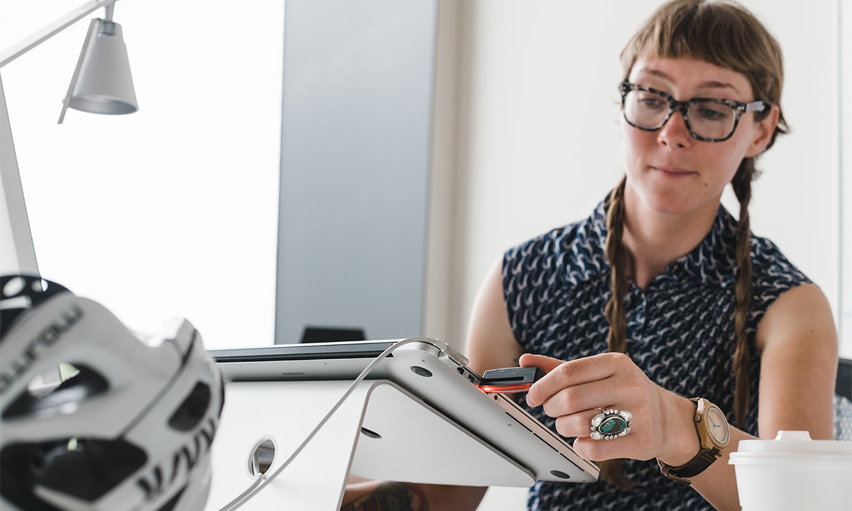 Мигалка задняя Knog Plus Rear 20 Lumens Translucent 4