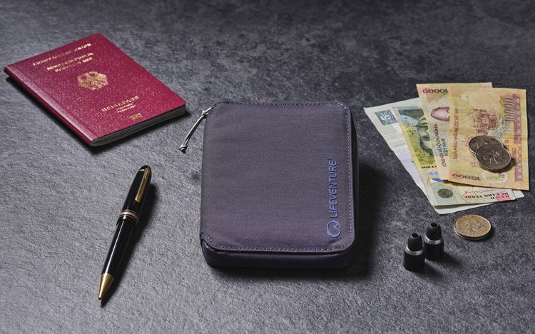 Фотография Кошелек Lifeventure Recycled RFID Mini Travel Wallet navy 2