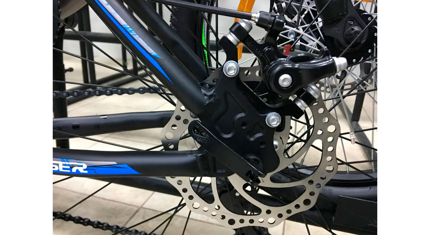 Фотографія Велосипед Crosser Thomas 26" розмір М рама 17 2021 Чорно-синій 2