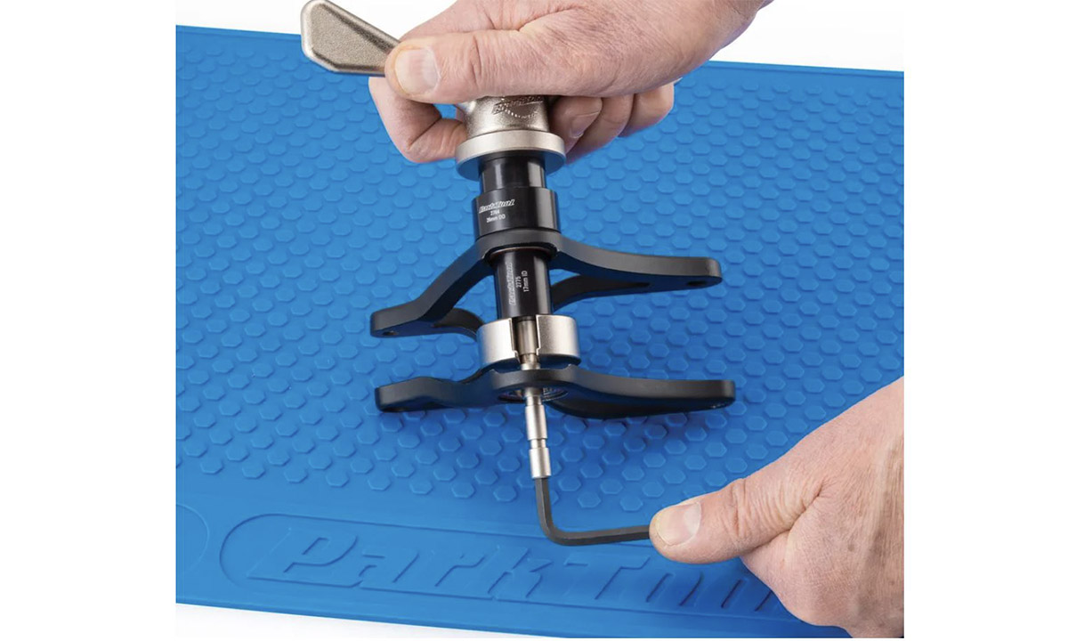 Коврик ремонтный Park Tool OM-2 (38cm x 62cm) 2 Коврик ремонтный Park Tool OM-2 (38cm x 62cm) 2