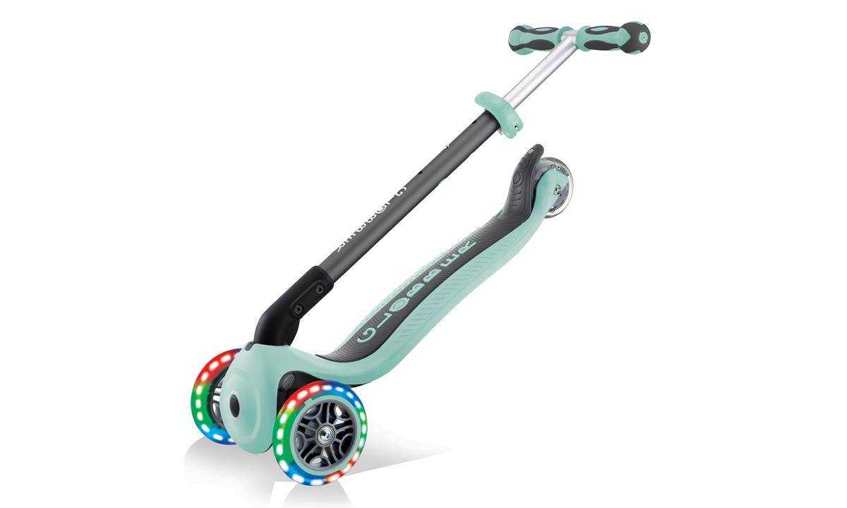 Самокат GLOBBER GO UP DELUXE LIGHTS 5в1 мятный, со светящимися колёсами 6
