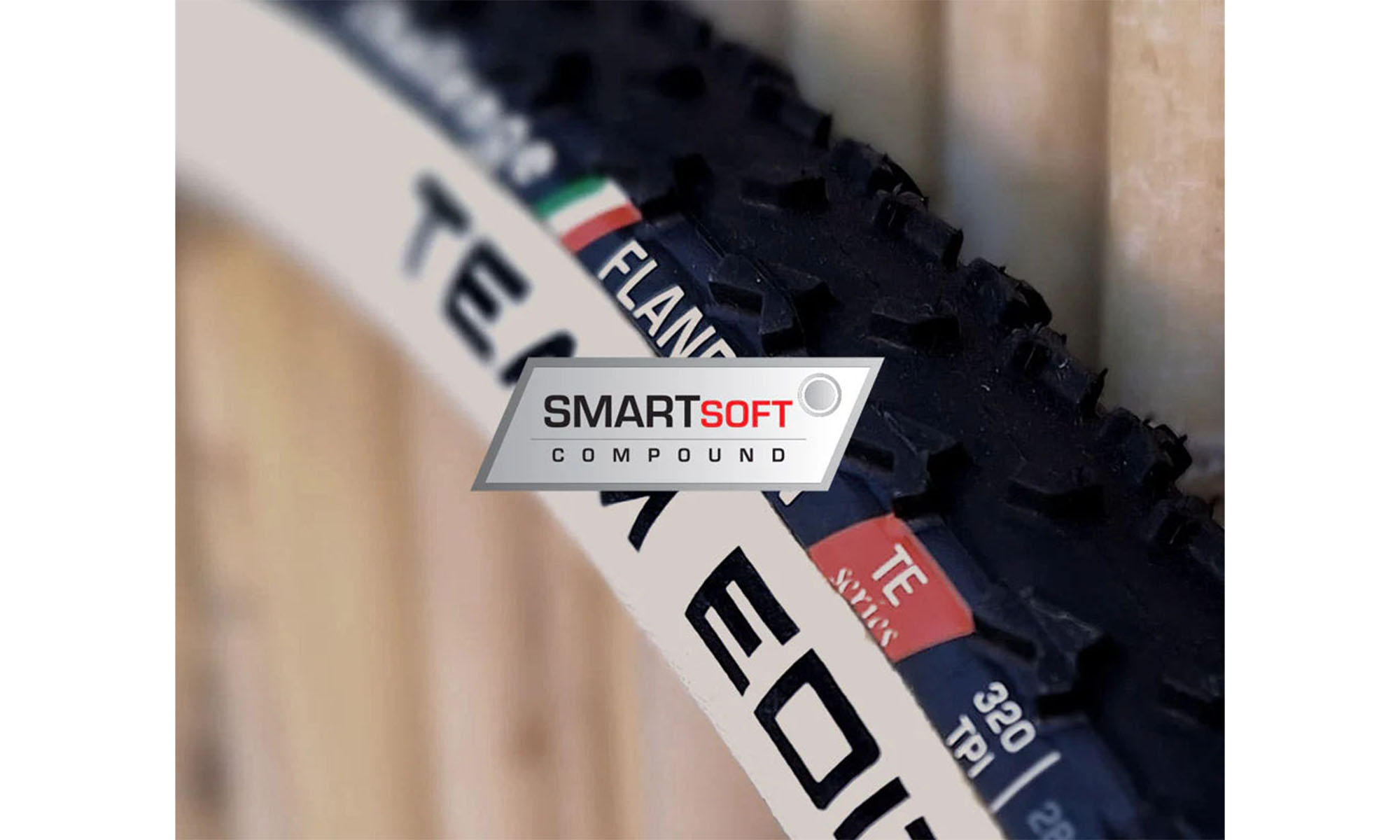 Покрышка Challenge Tires Pista SC, 700x23, Black / White, 320TPI 3 Покрышка Challenge Tires Pista SC, 700x23, Black / White, 320TPI 3