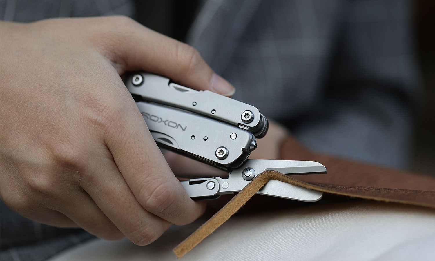 Мини мультитул Roxon M2 со сменными битами, серый 2 Мини мультитул Roxon M2 со сменными битами, серый 2