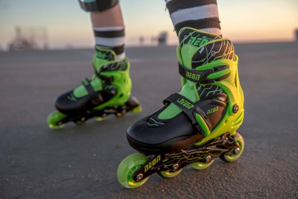 Роликовые коньки Neon Inline, размер 30-33, зеленый 11 Роликовые коньки Neon Inline, размер 30-33, зеленый 11