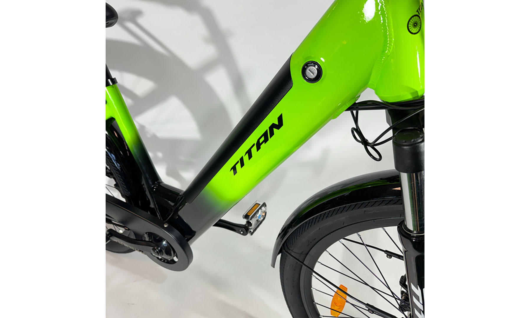 Електровелосипед E-Titan Volt 27.5" 17" Чорний-Зелений 3