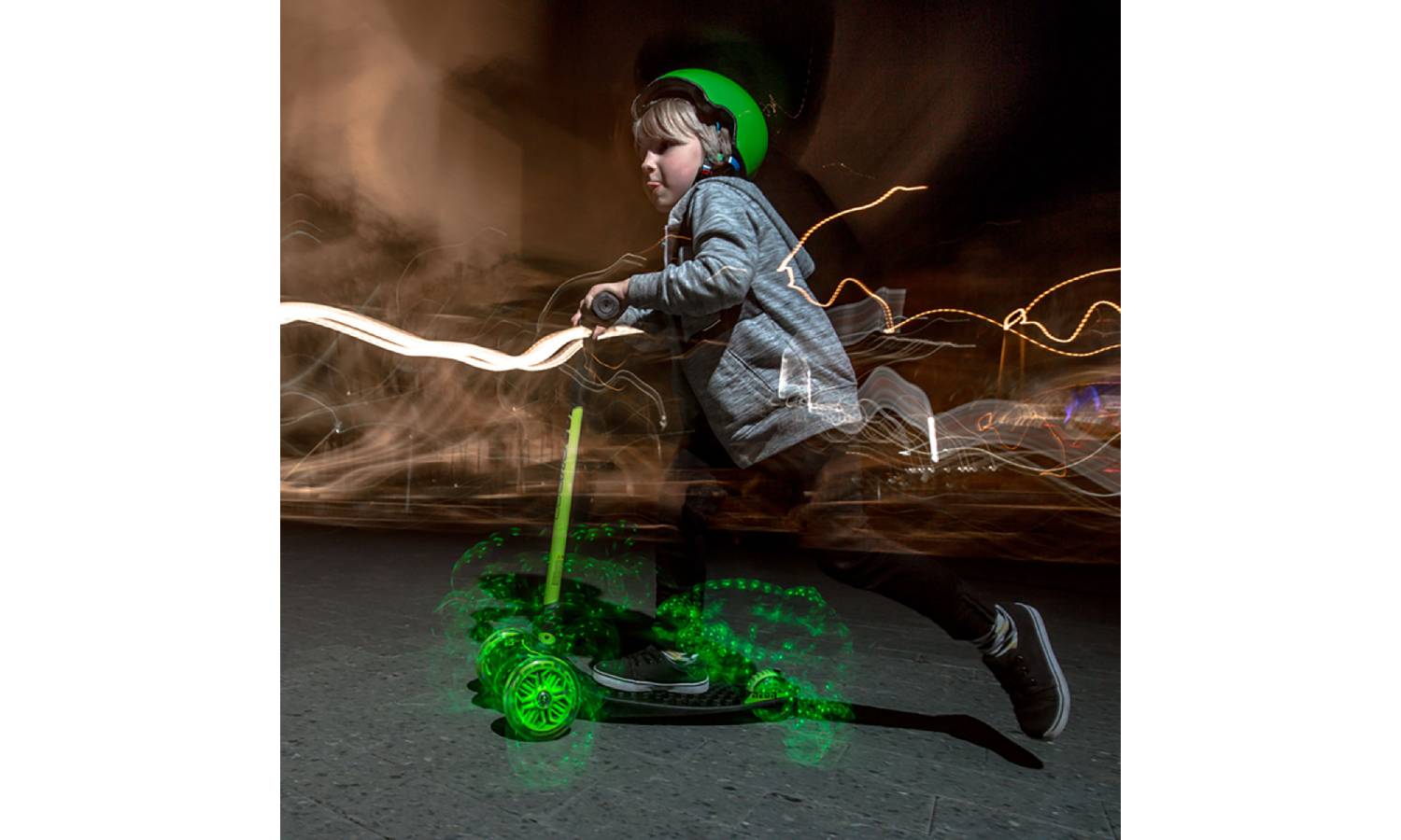 Neon Glider Зелений скутер 8