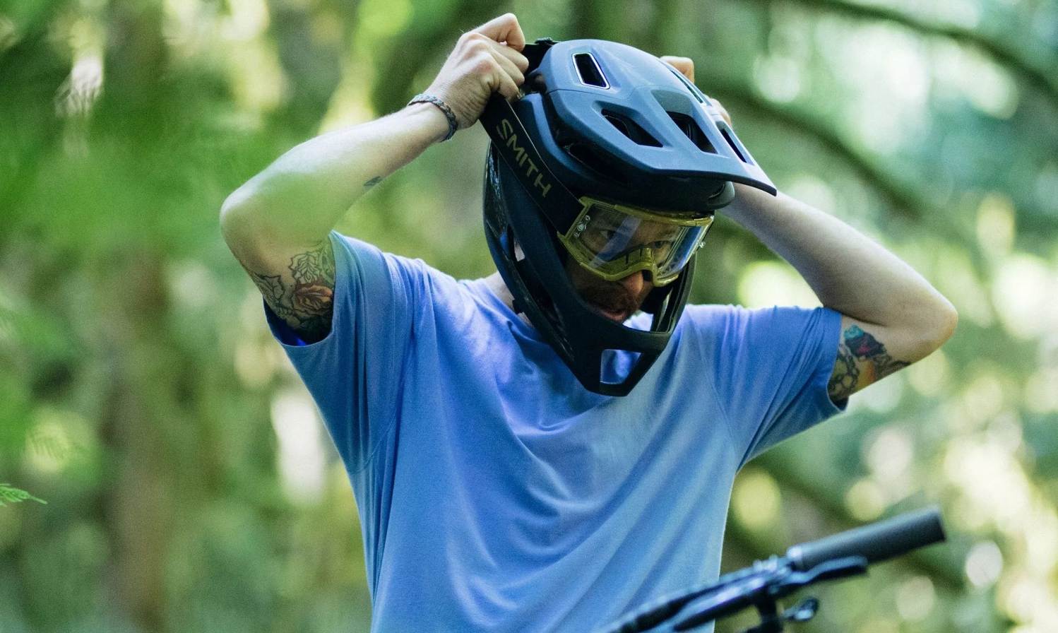 Шлем фулфэйс Specialized GAMBIT размер L (58-62 см) красно-черный 2 Шлем фулфэйс Specialized GAMBIT размер L (58-62 см) красно-черный 2