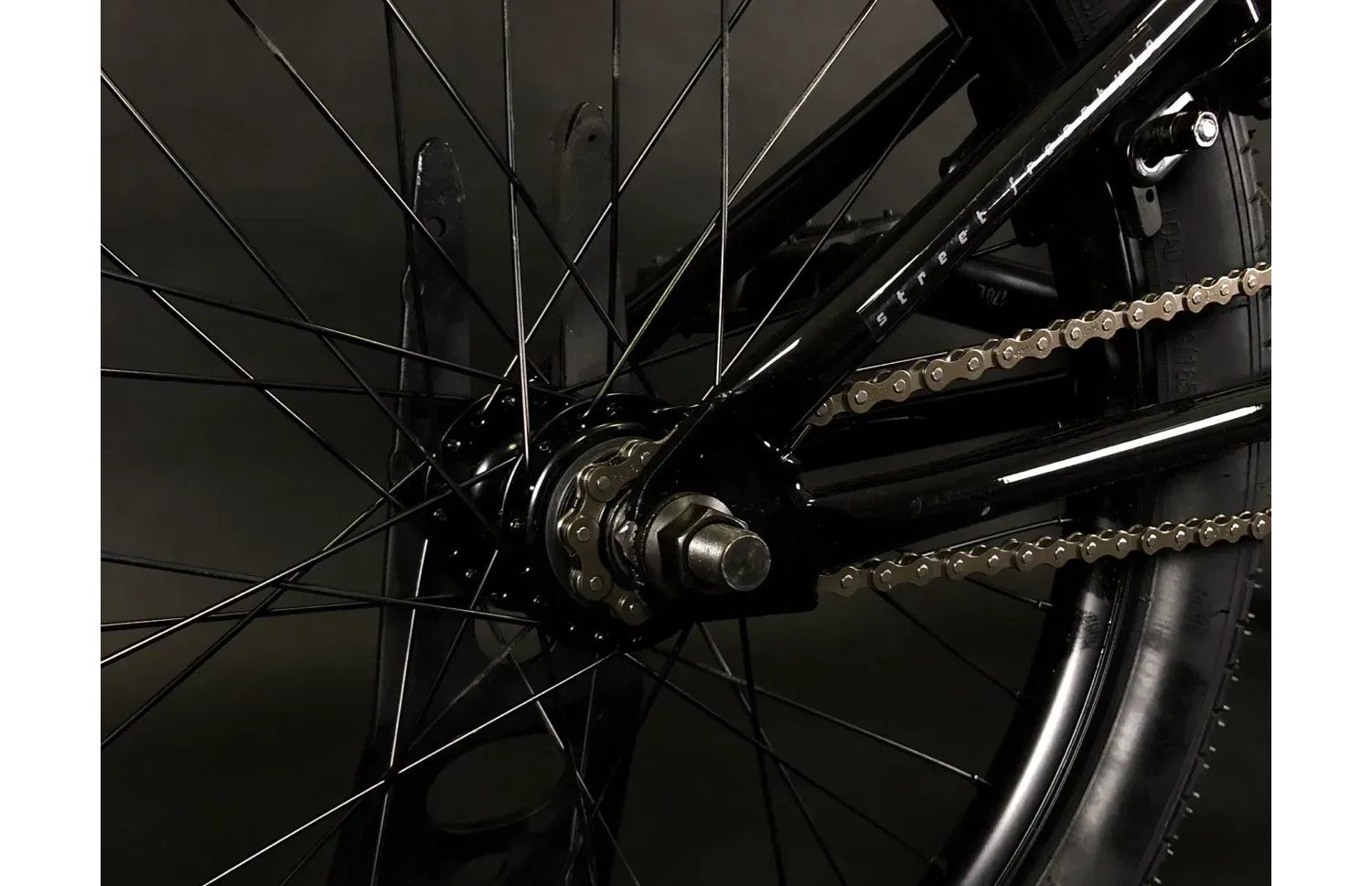 Велосипед Outleap BMX Revolt 20" рама 20,00" черный 6 Велосипед Outleap BMX Revolt 20" рама 20,00" черный 6