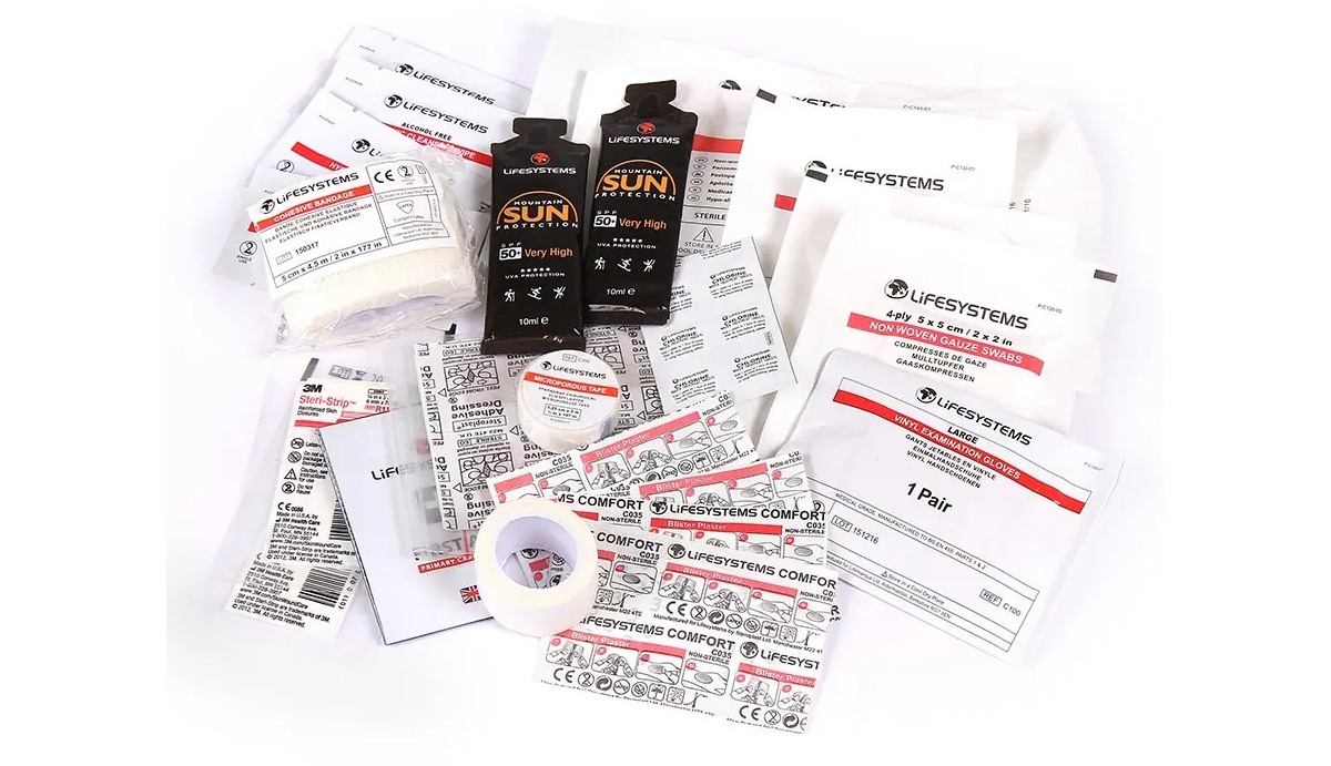 Аптечка Lifesystems Light&Dry Pro First Aid Kit 3 Аптечка Lifesystems Light&Dry Pro First Aid Kit 3