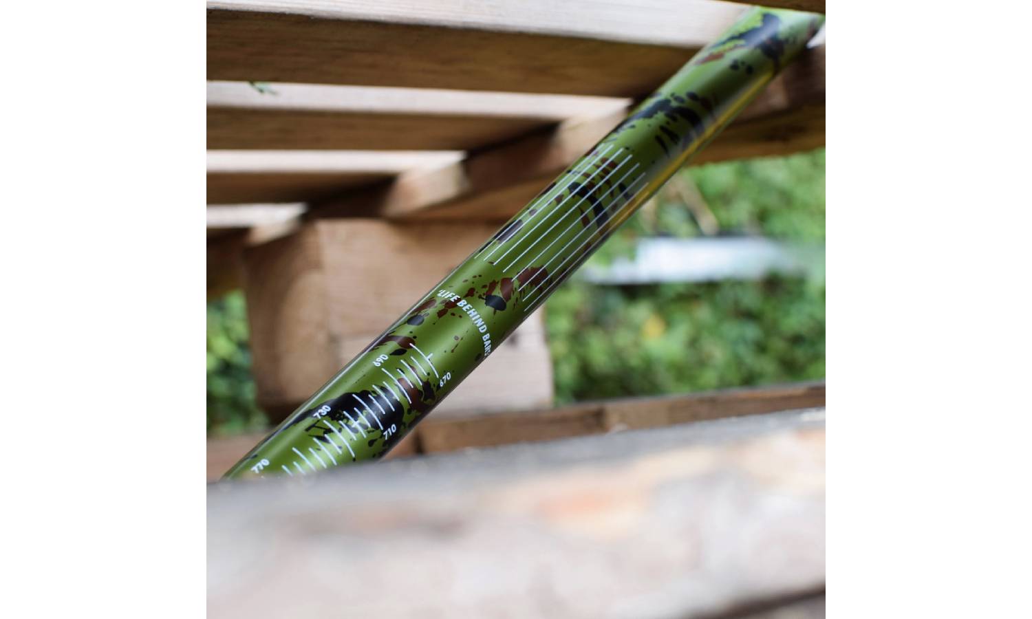 Кермо DMR Wingbar Mk4 SE - 31.8 - 20mm Rise Liquid Camo Green 3 Кермо DMR Wingbar Mk4 SE - 31.8 - 20mm Rise Liquid Camo Green 3