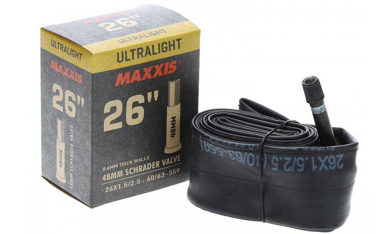 Камера MAXXIS ULTRALIGHT 26X1.5/2.5 Ниппель - Schrader 48мм Камера MAXXIS ULTRALIGHT 26X1.5/2.5 Ниппель - Schrader 48мм