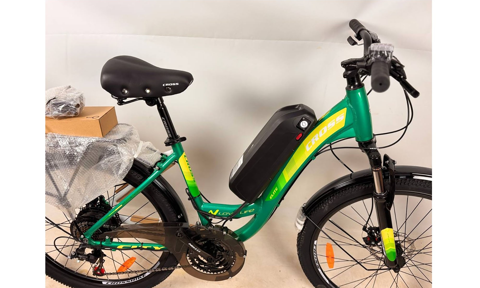 Електровелосипед Cross Elite 26", розмір M, рама 17", 2025, Зелений 500W 48V 10Ah 2