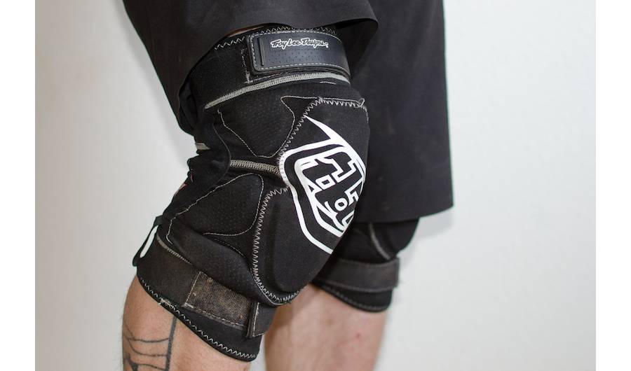 Фотографія Вело наколінники TLD T-BONE Knee Guard розмір M/L black 4