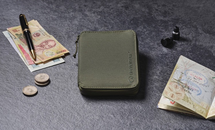 Фотография Кошелек Lifeventure Recycled RFID Mini Travel Wallet olive 3