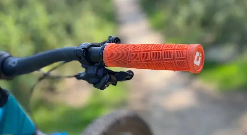 Гріпси ODI Reflex v2.1 Lock-On MTB Closed End Orange 3