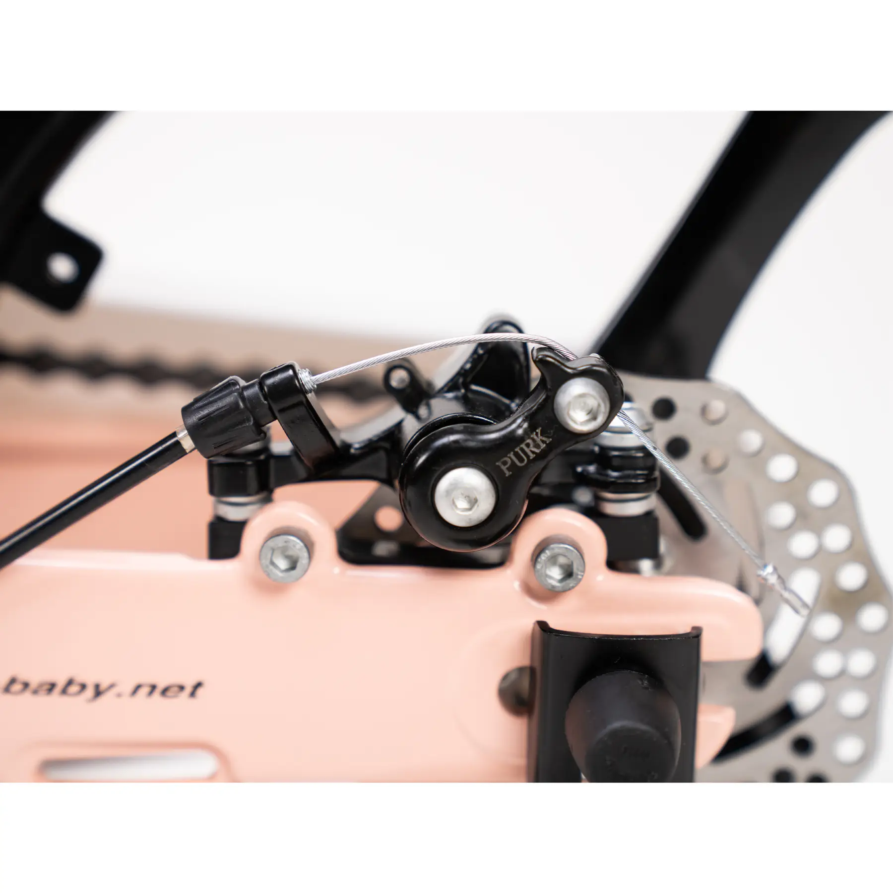 Фотография Велосипед RoyalBaby SPACE PORT 18" (2023), Розовый 4