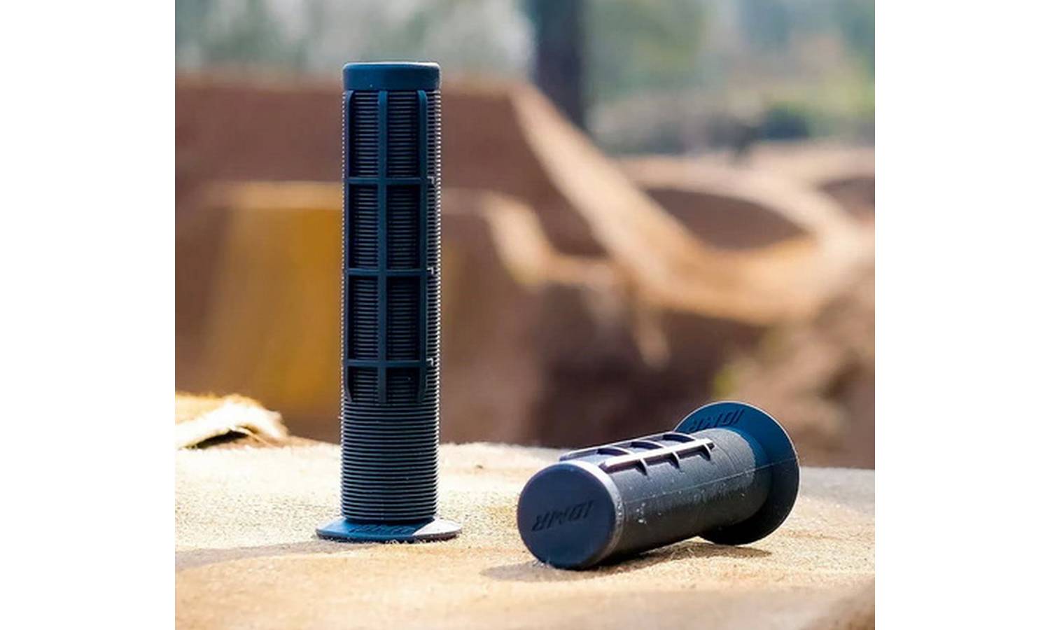 Грипсы DMR Grip Black 9