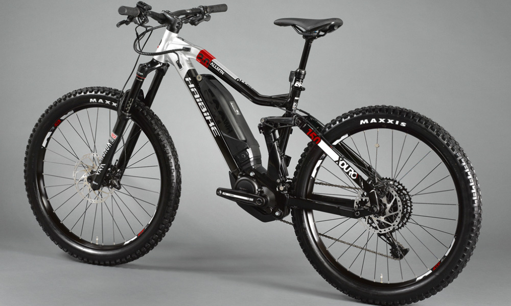 Фотография Электровелосипед Haibike XDURO AllMtn 2.0 27.5" (2020) 2020 Черно-серый 2
