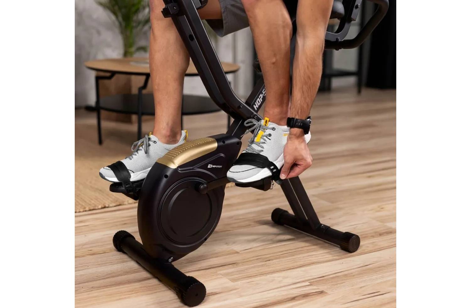 Велотренажер Hop-Sport HS-3030X Apeks X-Bike чорно-золотистий 4 Велотренажер Hop-Sport HS-3030X Apeks X-Bike чорно-золотистий 4