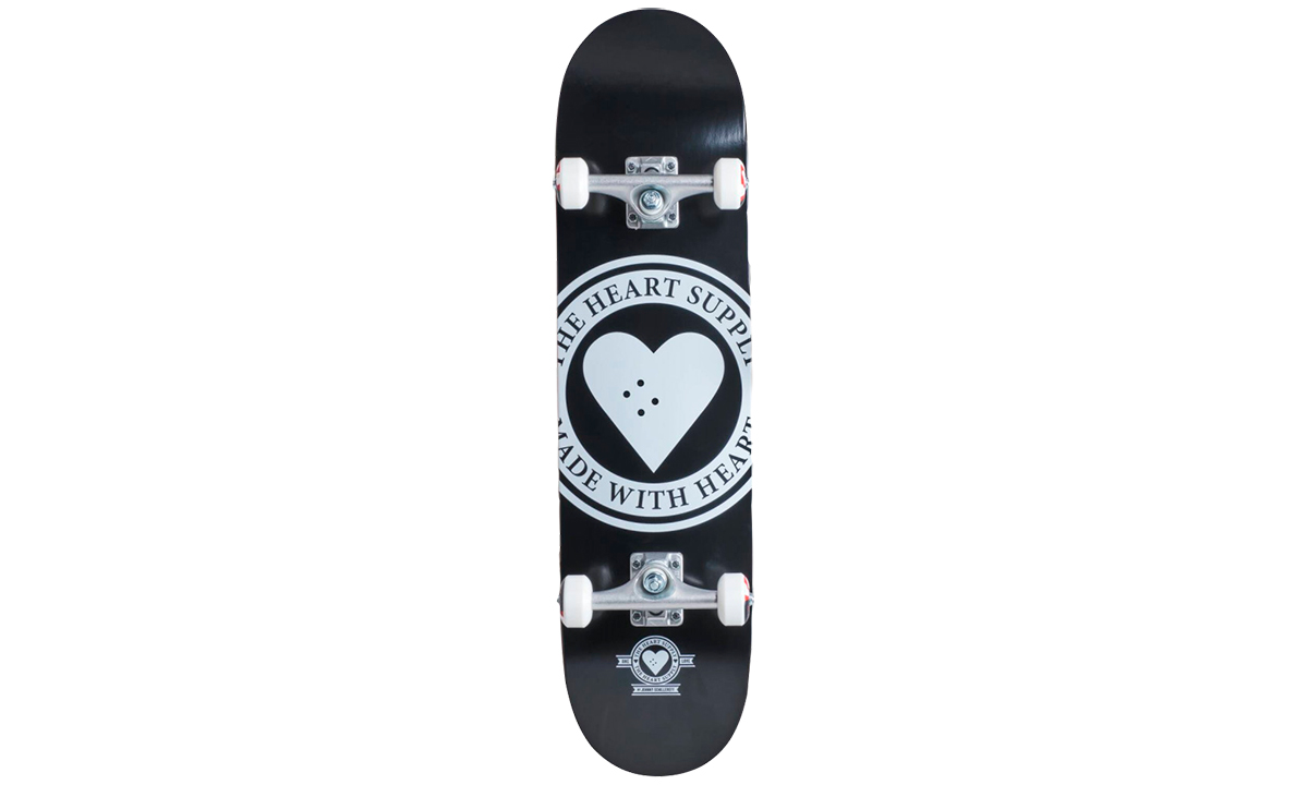 Фотография Cкейтборд Heart Supply Logo Complete Skateboard Badge 32"x7,75" Черно-белый